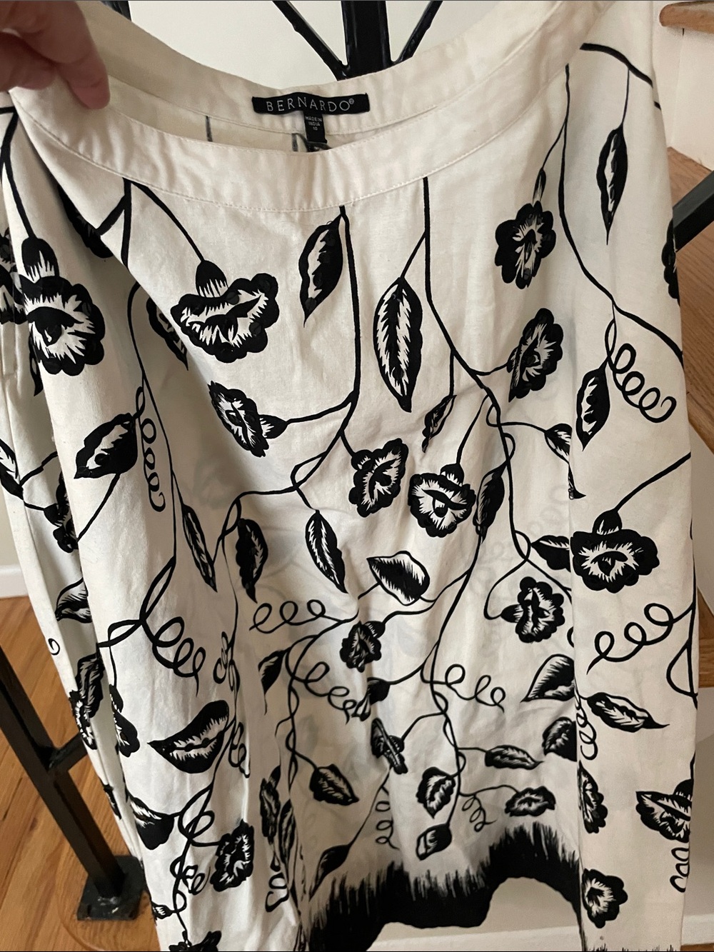 Bernardo Black & Cream Floral skirt